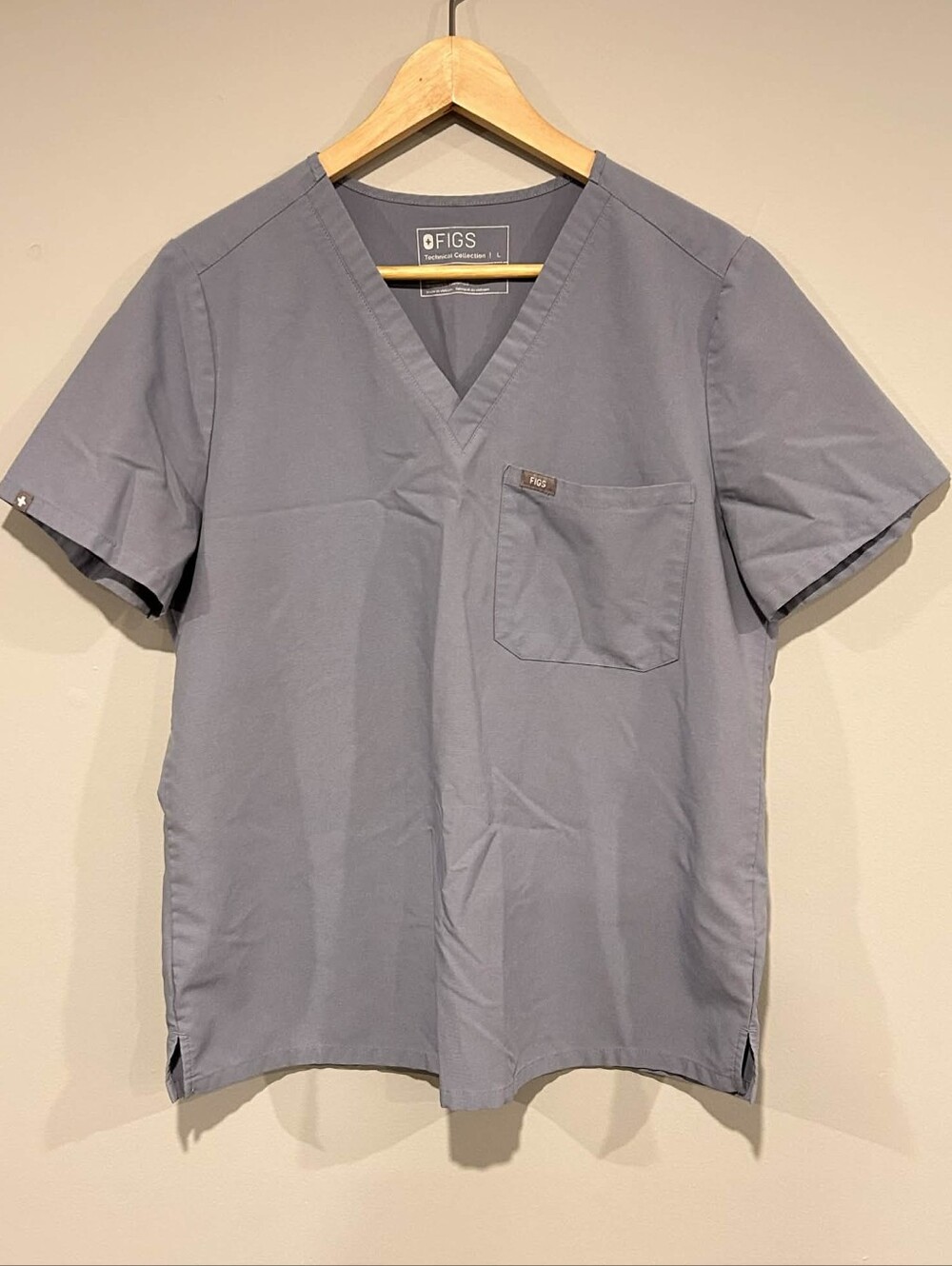 FIGS Women’s Catarina One-Pocket Scrub Top Grey Size Large